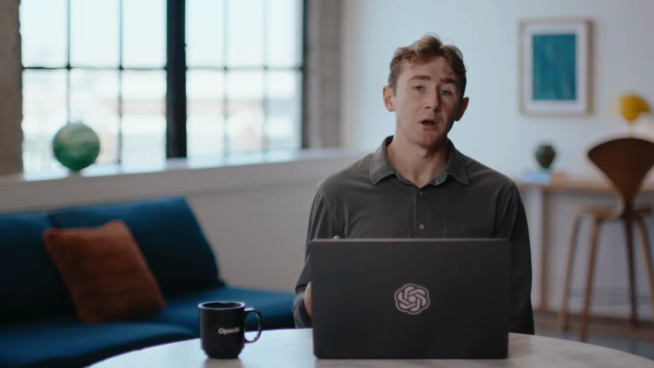 The presenter returns before the sharing request.